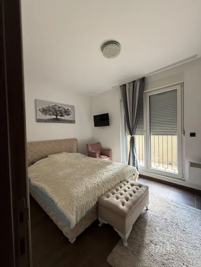 Двухкомнатная квартира, 44 м² — Звездара