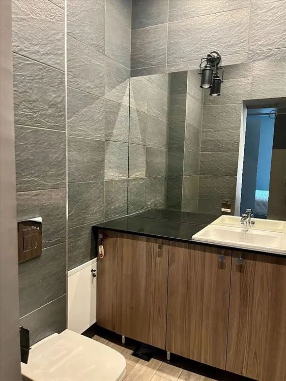 Izdavanje: Četvorosoban stan, 110 m² — Opština Stari grad — fotografija 15