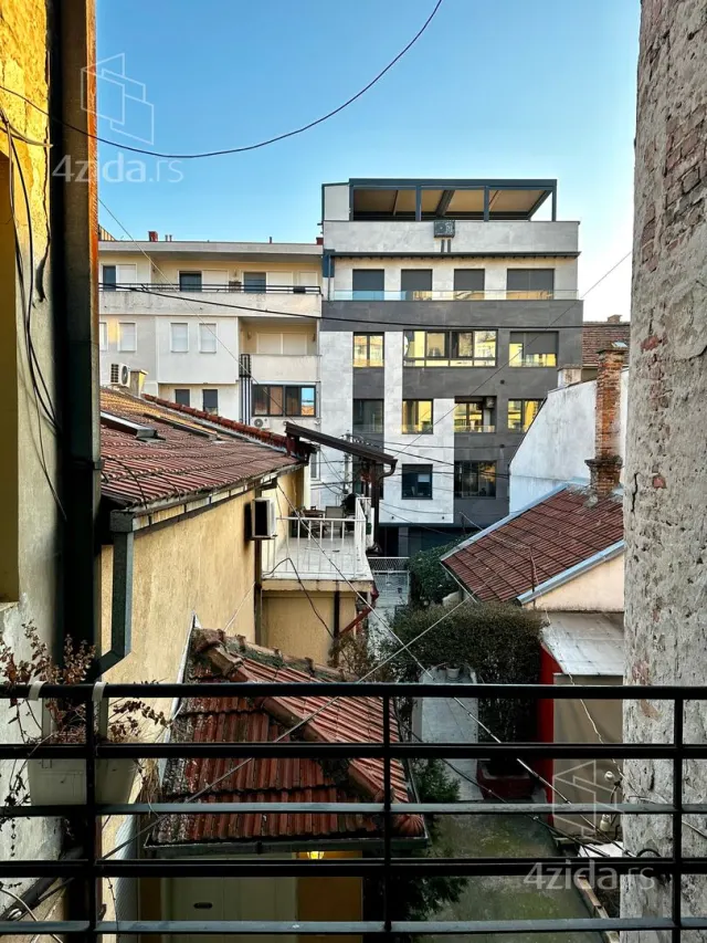 For rent: 4-bedroom apartment — Vračar — photo 17