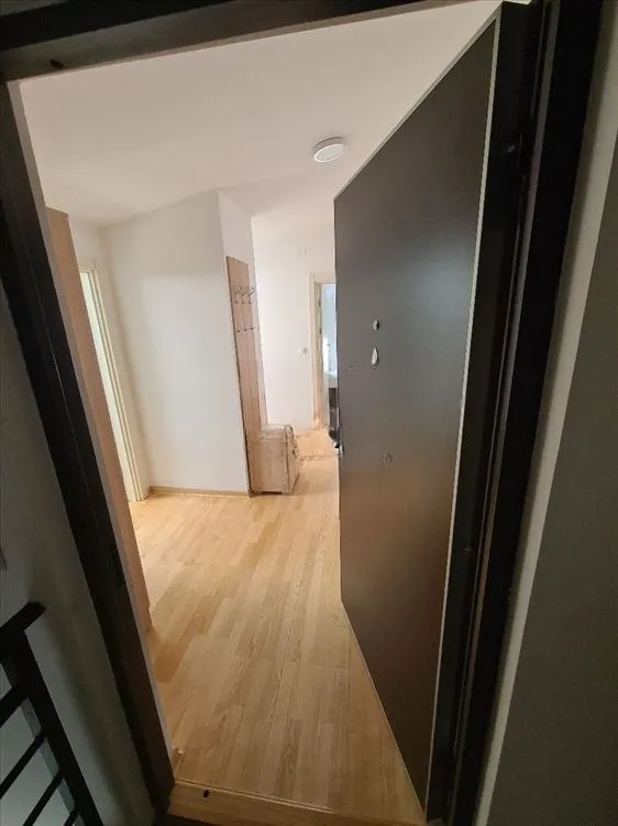 Izdavanje: Trosoban stan, 60 m² — Opština Zemun — fotografija 2