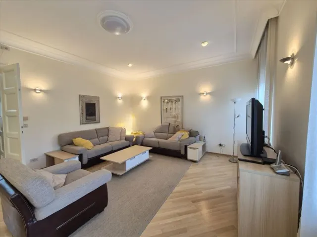 Trosoban stan, 113 m² — Opština Vračar