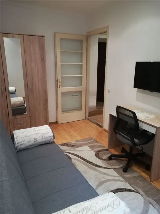 Трёхкомнатная квартира, 49 м² — Звездара — фото 4